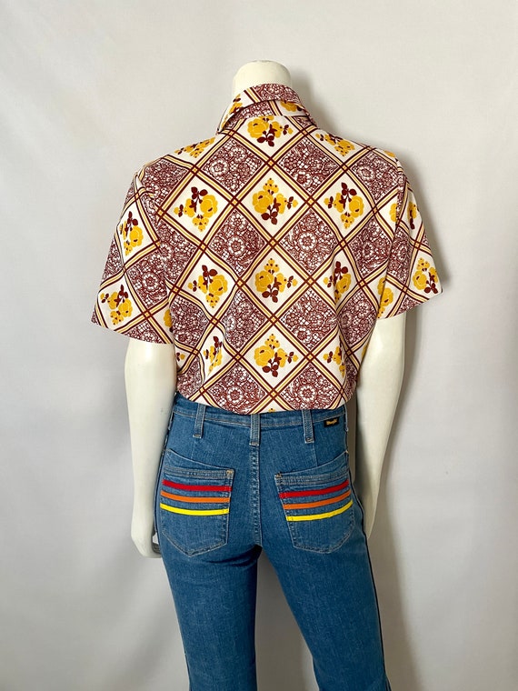 Vintage 70's White, Yellow, Floral, Short Sleeve,… - image 8