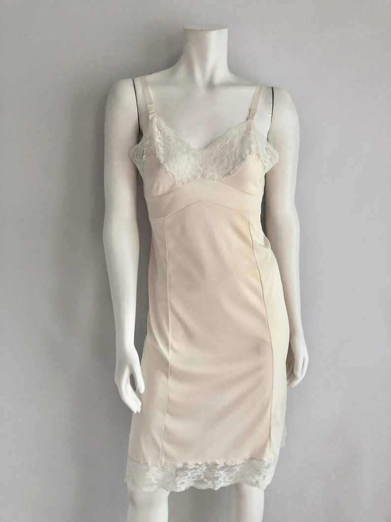 Lace Size 32 Knee Length Vintage Lingerie Women/'s 70/'s Cream Dress Slip
