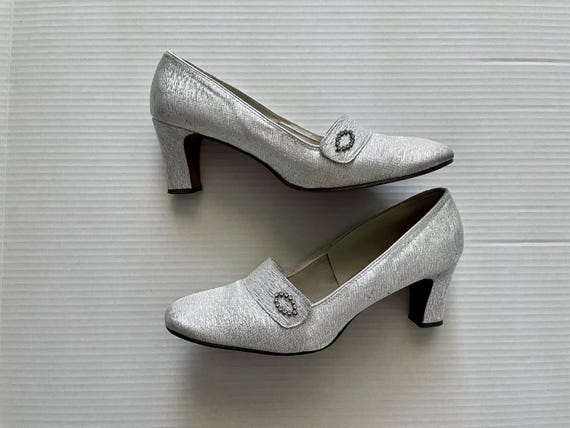 60's Mod, Silver Lame, Jeweled, Pumps (Size 8) - image 5