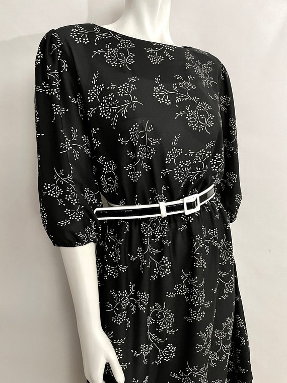 Vintage 70's Black, Cream, Floral, Raglan Sleeve,… - image 4