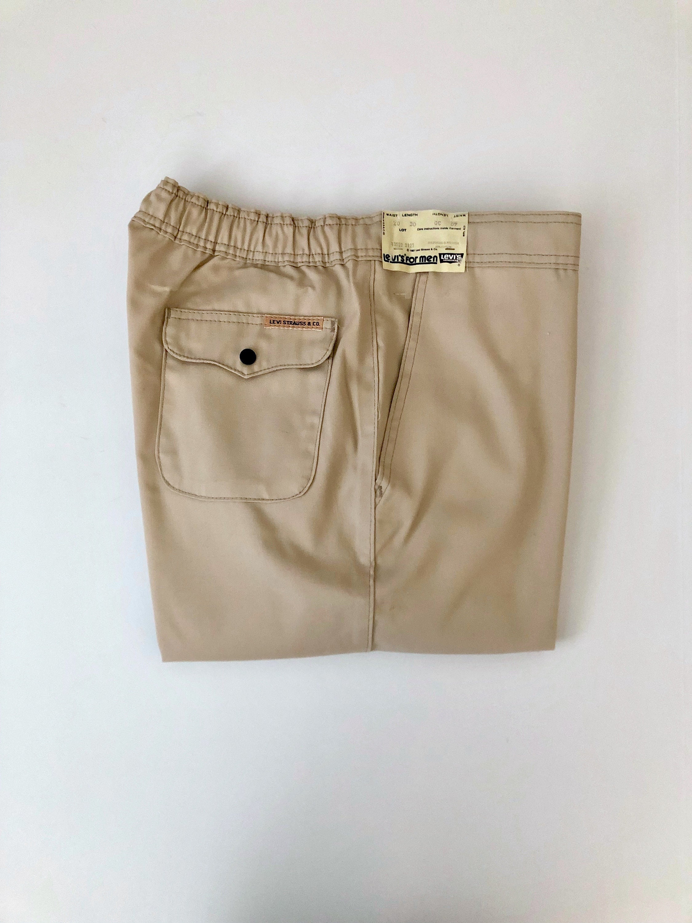 NOS Unworn Tan Levi's Straight Leg 