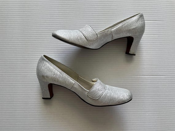 60's Mod, Silver Lame, Jeweled, Pumps (Size 8) - image 3