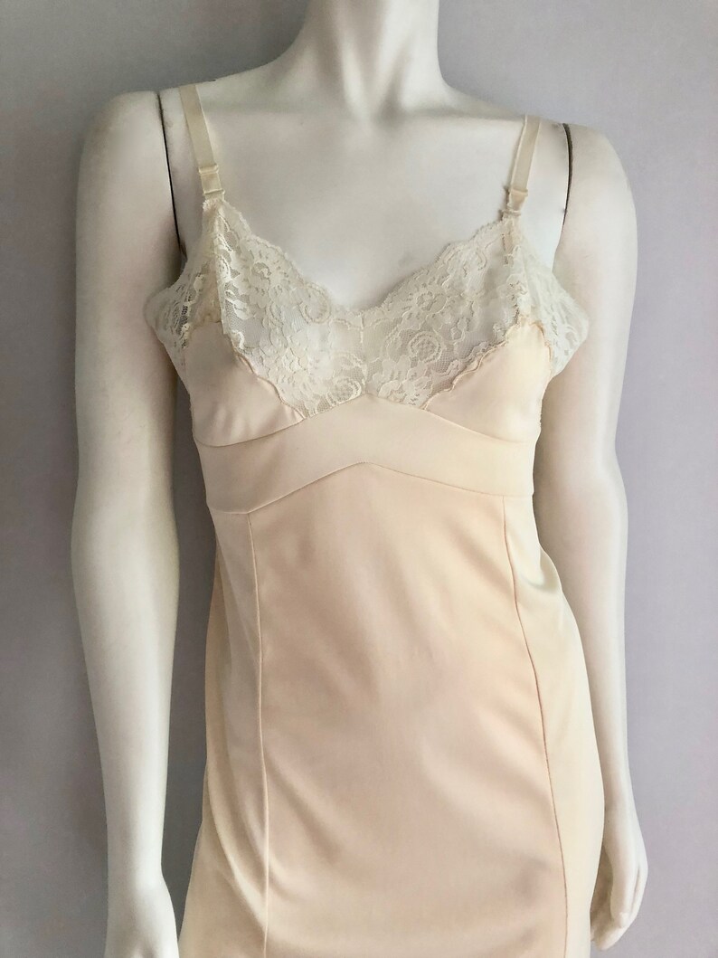 Lace Size 32 Knee Length Vintage Lingerie Women/'s 70/'s Cream Dress Slip