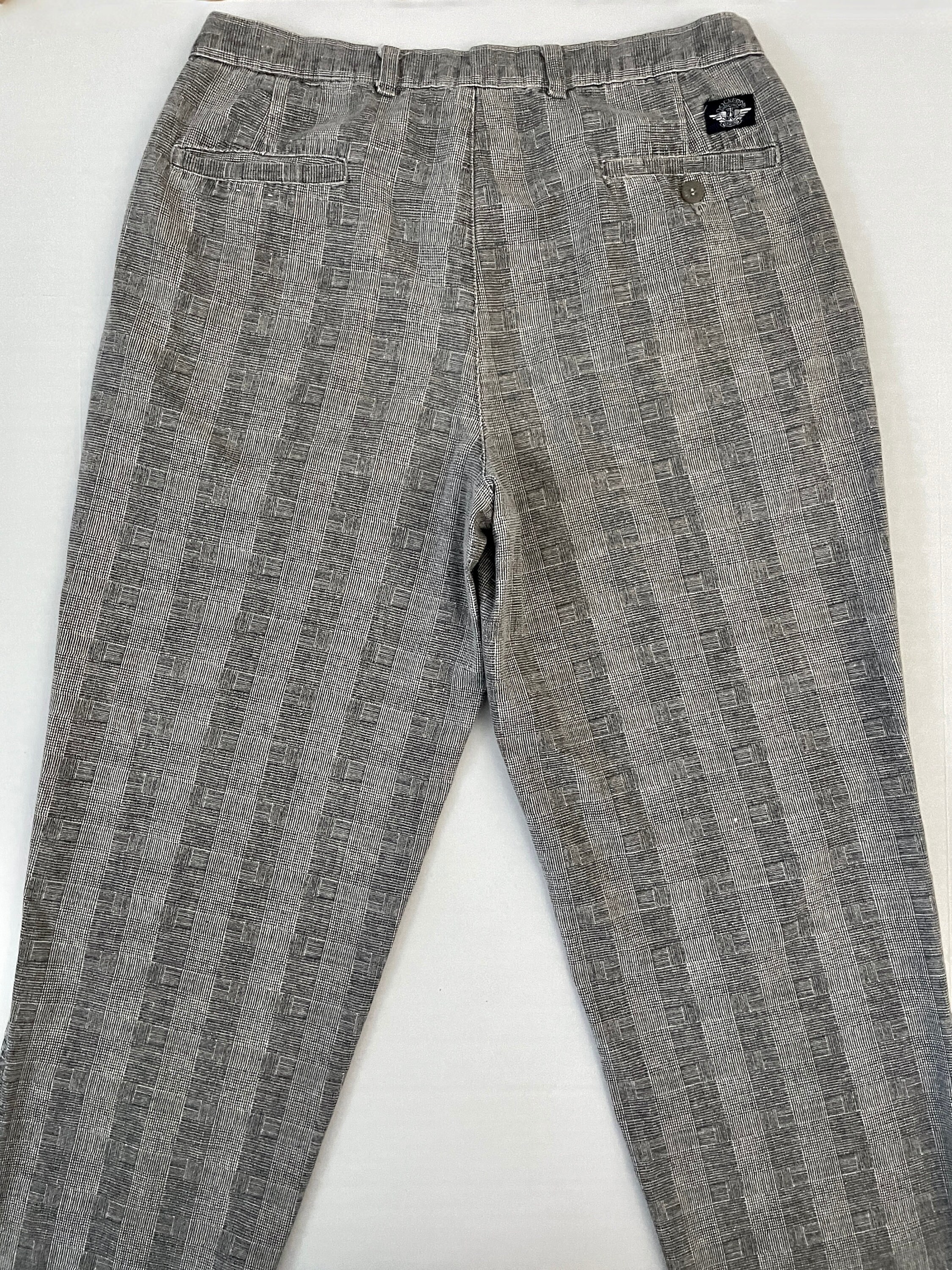 Vintage 80's Levi's Dockers, Gray, Pleated, Pants (W32 Short