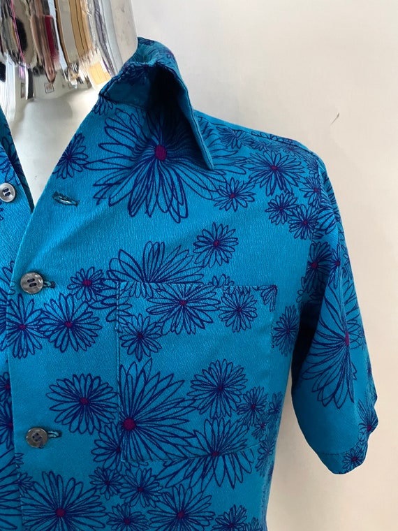 Vintage 60's Blue, Purple, Floral Hawaiian, Shirt… - image 5