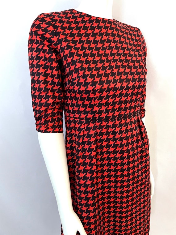 Vintage 60's Mod, Red, Black, Houndstooth, Pencil… - image 3