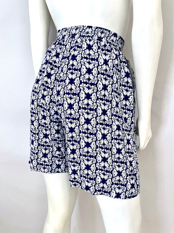 Vintage 80's Jantzen, Blue, White, Floral, Shorts… - image 9