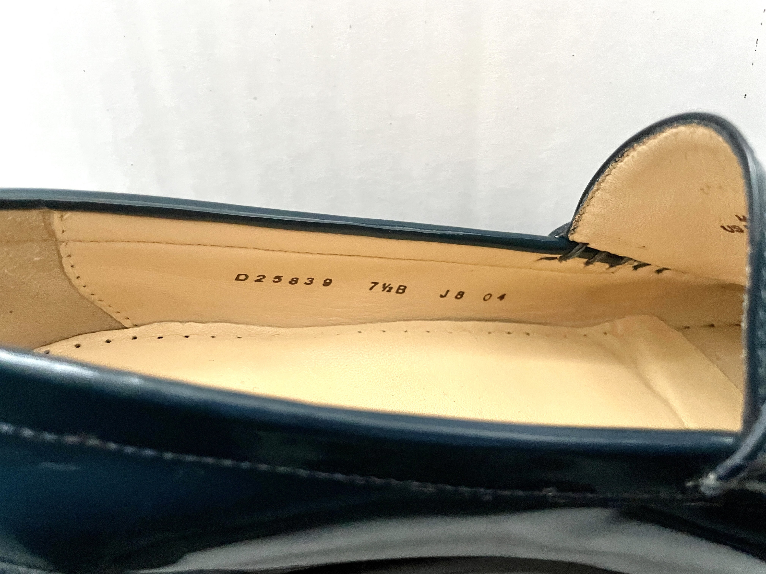 COLE HAAN Vintage Colorblock Leather Penny Loafer in Navy & White Size 9 1/2 D C38640 Fragment COLE HAAN American Classics Penny Loafer  main image 3