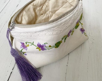 Embroidered Floral Vintage Makeup Bag | Cosmetic Bag