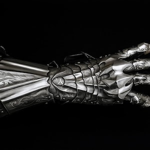Handmade Spiked Steel Gauntlets: Gothic Knight Armor, LARP Cosplay ...