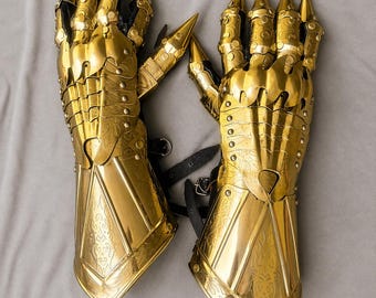 Golden Spiked Steel Gauntlets – Medieval Knight Hand Armor, Gothic LARP Cosplay Gloves