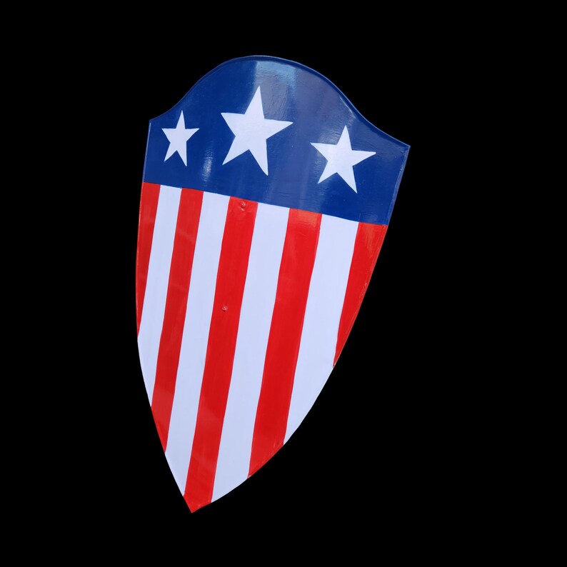 Puede incluir: Un escudo rojo, blanco y azul con cinco estrellas blancas. El escudo tiene la forma de un escudo her&aacute;ldico tradicional.
