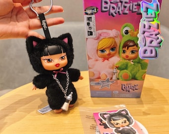 Llavero auténtico de la serie Bratz Bratziez Iconz, colgante de peluche para bolso, caja sorpresa (caja sorpresa)