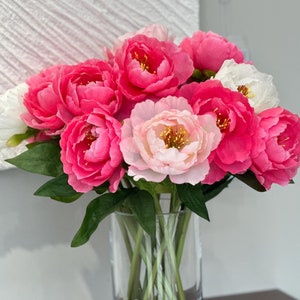 Real Touch Peony Arrangement: Modern Floral Centerpiece in Glass Vase
