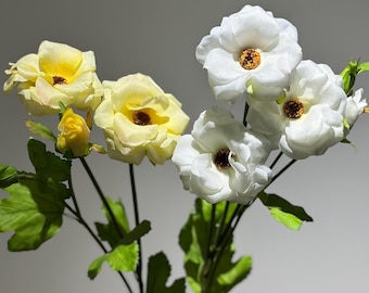 Fausse tige florale de renoncule papillon : fleurs en soie jaunes ou blanches