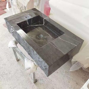 Nero Marquina marmor diskho: Delad väggmonterad kärl