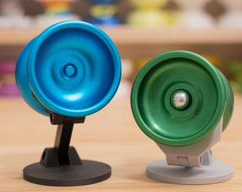 Adjustable yo-yo display stand