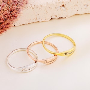 Bague prénom personnalisée, bague gravée personnalisée, bague prénom empilable personnalisée, cadeaux de fête des mères pour maman, cadeaux de demoiselle d'honneur, cadeau de Noël