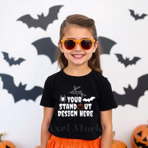 Halloween-T-Shirt Mockup, Gildan 5000B Schwarz Jugend-T-Shirt Mockup, G5000B Schwarzes T-Shirt Herbst-Mockup Trendy Herbst-Halloween-Ästhetik-T-Shirt Mockup