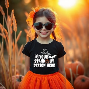 Halloween Tshirt Mockup, Gildan 5000B Schwarz Jugend Tshirt Mockup, G5000B Schwarzes T-Shirt Mädchen Mockup, Trendy Herbst Halloween T-Shirt Mockup