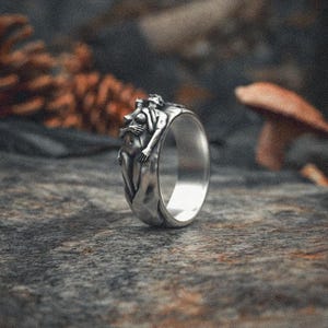 Lovers Embrace Ring 925 Sterling Silver Romantic Art Band Unique Oxidized Design Intimate Couple Jewelry for Men and Women