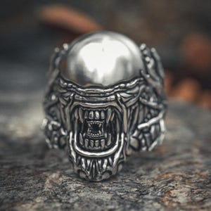 Alien Xenomorph Ring 925 Sterling Silver Sci-Fi Horror Movie Inspired Detailed Biomechanical Design Statement Ring for Men
