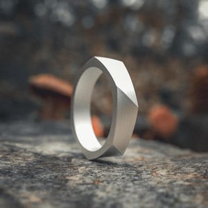 Geometric Silver Ring | 925 Sterling Silver Faceted Band | Modern Minimalist Wedding Ring | Unisex Polygon Band | Architectural Jewelry