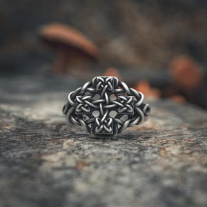 Pentagram Ring Sterling Silver 925 - Celtic Star Knot Band - Pagan Protection Jewelry - Mystical Pentacle Ring