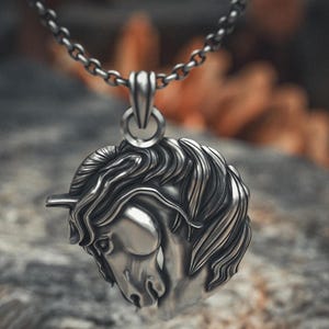 Horse Pendant 925 Sterling Silver - Handcrafted Equestrian Head Necklace - Majestic Animal Jewelry - Unique Gift for Horse Lovers