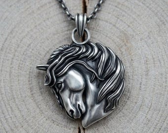 Horse Pendant 925 Sterling Silver - Handcrafted Equestrian Head Necklace - Majestic Animal Jewelry - Unique Gift for Horse Lovers