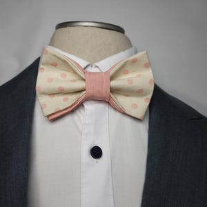 Pajarita reversible para hombre, pajarita rosa con lunares beige, para boda, bautizo, novio, hecha a mano