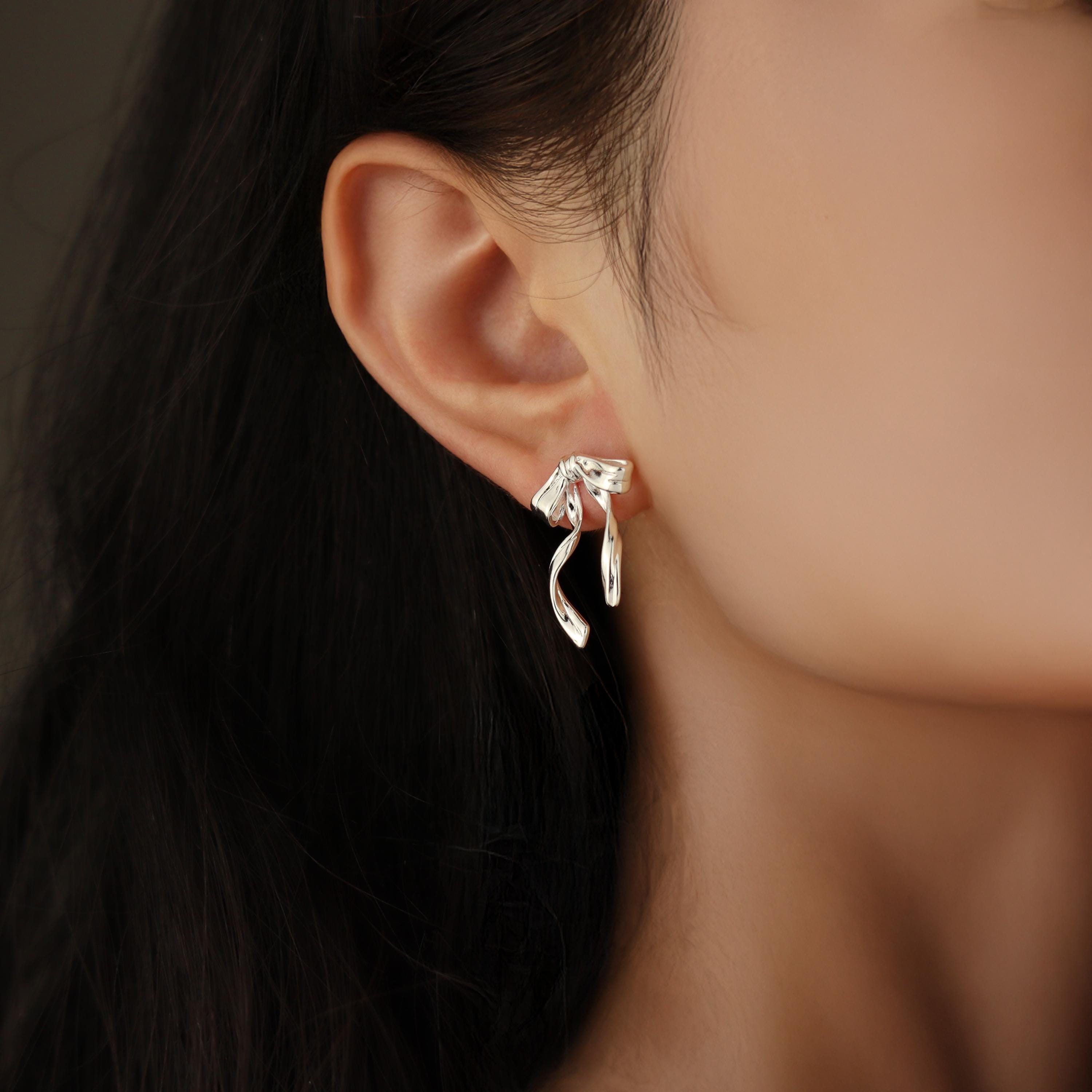 Orecchini A Fiocco In Argento Sterling 925 Per Ragazza - Piccoli E Delicati, 1x0,7 Cm, Con Chiusura A Farfalla, In Confezione Regalo
