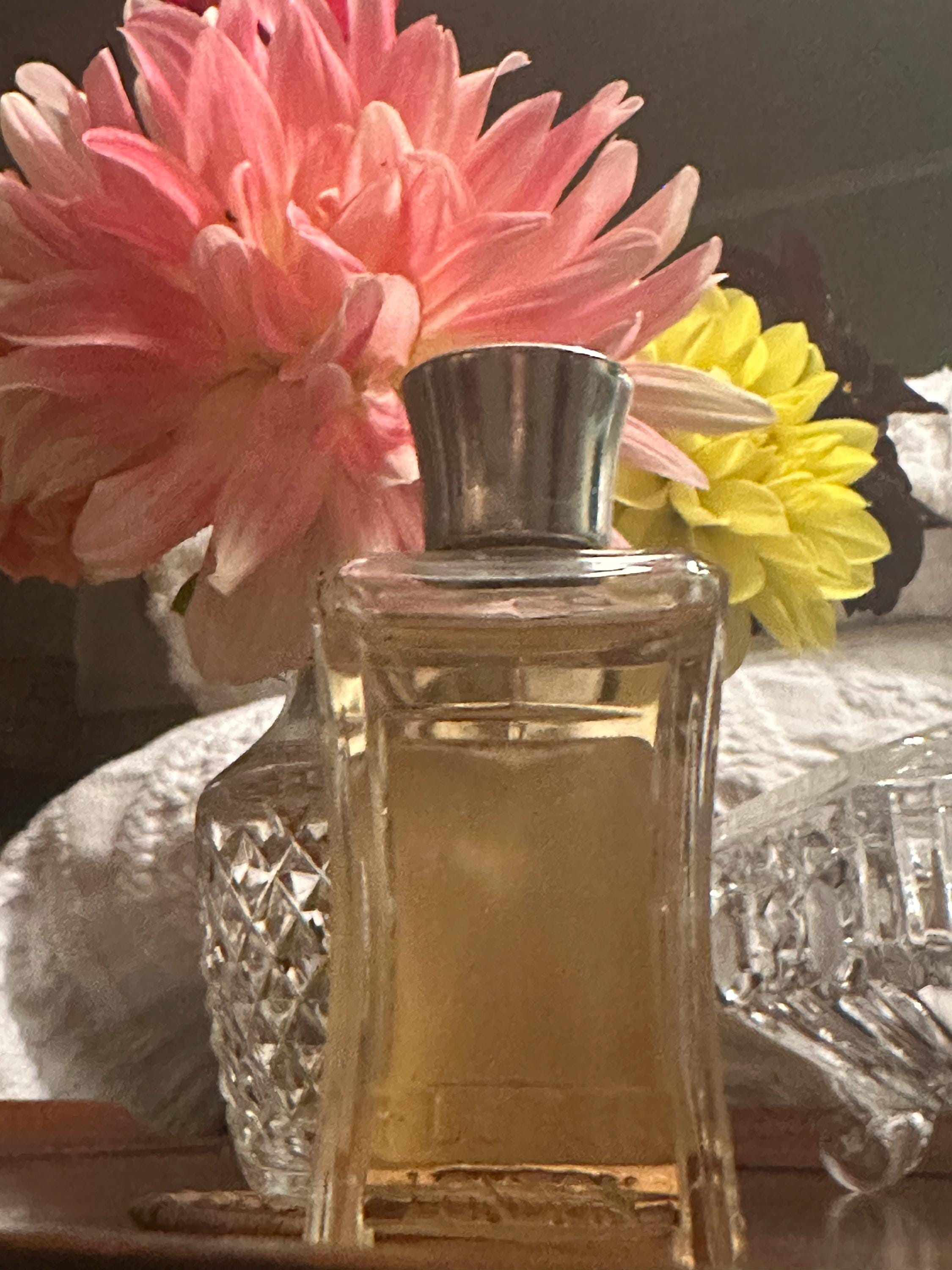 Floris “zinnia” Eau De Toilette for the Lady – Vintage Perfume (c