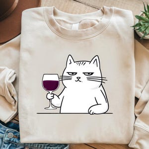 Chillen Sie weiße Katze mit Weinglas Minimalist Cartoon T-Shirt, lustige Wein Katze Clipart, weiße Katze PNG, Katzen-Shirt Design, lustige weiße Katze