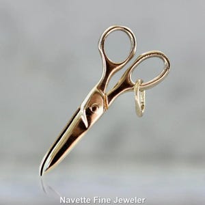14K Gold Scissor Pendant Necklace, Vintage Scissors Charm, Hairdresser Jewelry, 25.5mm Length Charm with unique Design for pendants