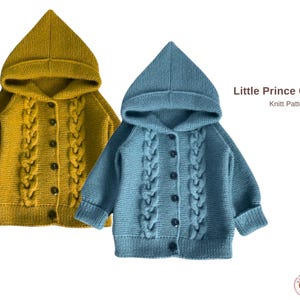 Peut inclure: Deux cardigans à capuche tricotés, un jaune moutarde et un bleu clair, avec un motif torsadé sur le devant. Les cardigans ont des fermetures à boutons et sont étiquetés "Little Prince Cardigan Knit Pattern".