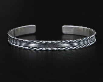 925スターリングシルバーオープンカフバングル：幾何学模様のメンズ