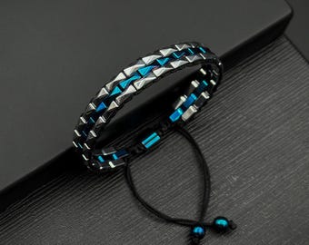 Einstellbares Makramee-Herrenarmband mit Hämatitsteinen - Silber und Marineblau Design, handgemachtes Geschenk für ihn, Geschenkideen für Männer