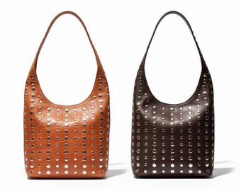 Bolso hobo de piel con tachuelas, bolso de hombro estilo rockero Y2K, bolso minimalista con tachuelas plateadas, estilo vanguardista de los 90, regalo para ella