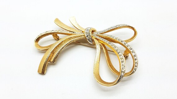 Vintage Golden Rhinestone Bow Pin - Retro Brooch - Unsigned - Free Gift Wrap - Free US Shipping