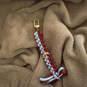 Paracord keychain