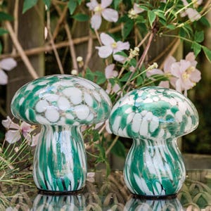 鉄製【鷹】 現在、この商品の在庫はありません - Etsy