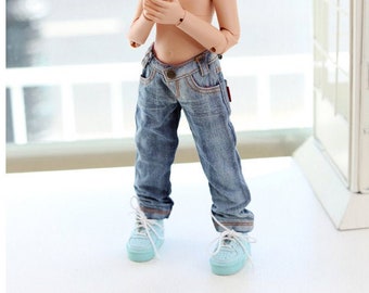 Paola Reina lavando vaqueros - Azul claro