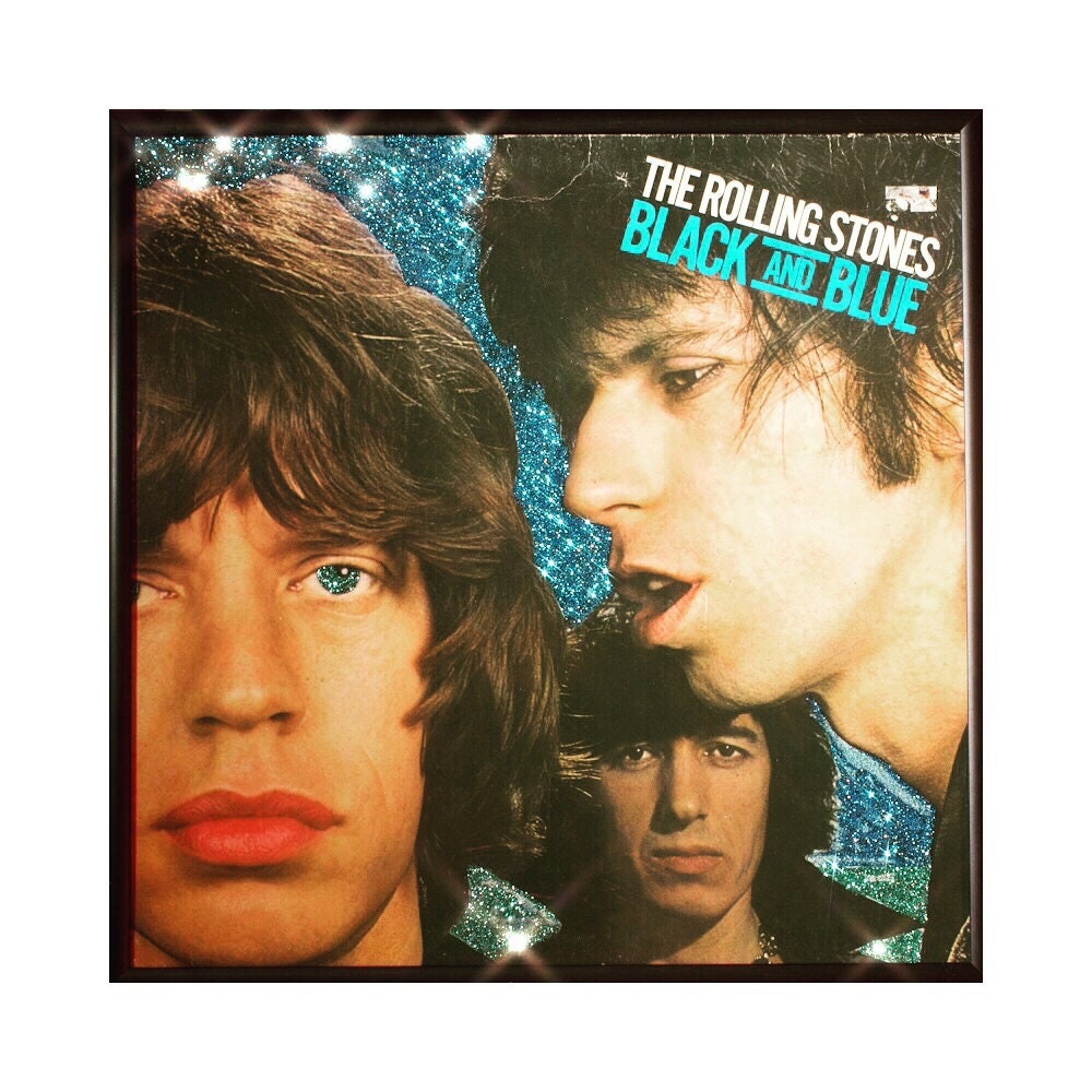 Stones трек. Rolling Stones album Cover. Друзья на обложке Rolling Stone. Rolling Stones Black and Blue. Rolling Stones album Blue.