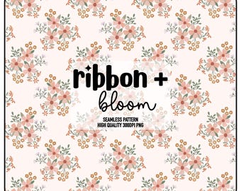 Könnte beinhalten: Ein nahtloses Muster mit einem sich wiederholenden Design aus rosa und gelben Blumen auf weißem Hintergrund. Der Text "ribbon + bloom" ist mittig auf dem Bild platziert. Der Text "seamless pattern high quality 300dpi png" befindet sich unter dem Text "ribbon + bloom".