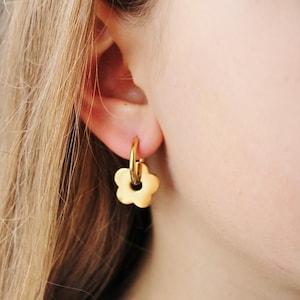 Gold flower earring