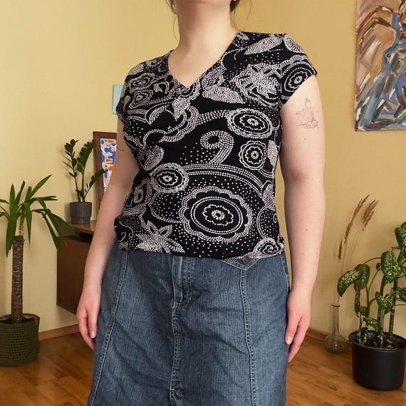 Vintage Black Printed Y2K T-shirt - M