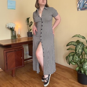 Vintage Gingham Shortsleeve Midi Dress – Marks & Spencer Button Down Collared Plaid Shirt Dress, Cottagecore Picnic Style, Dark Academia