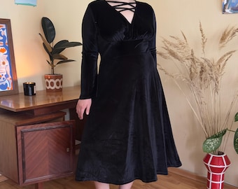 Abito midi vintage in velluto nero taglia XL – Abito gotico romantico con maniche a campana, abito elegante autunnale, outfit da strega, stile dark academia