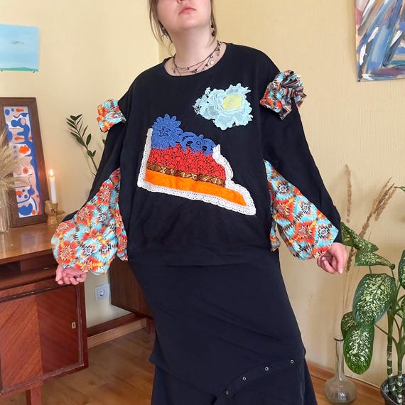 Vintage Patchwork Sweatshirt L/XL — Avant Garde U… - image 5